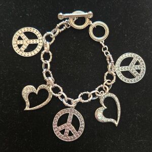 NWOT Silver Heart & Peacesign Charm Bracelet